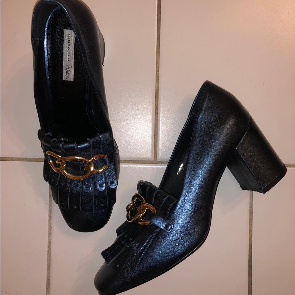 Moccasin leather heels in shiny crossgrain leather